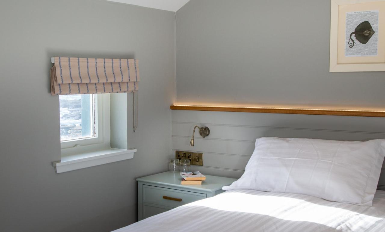 The Crusoe Hotel โลเวอร์ลาร์โก ภายนอก รูปภาพ